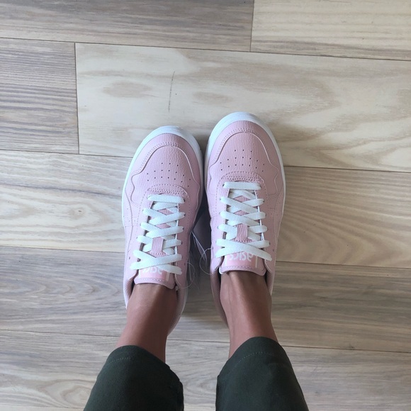 Meet your Posher, Lilian - Picture 1 of 1